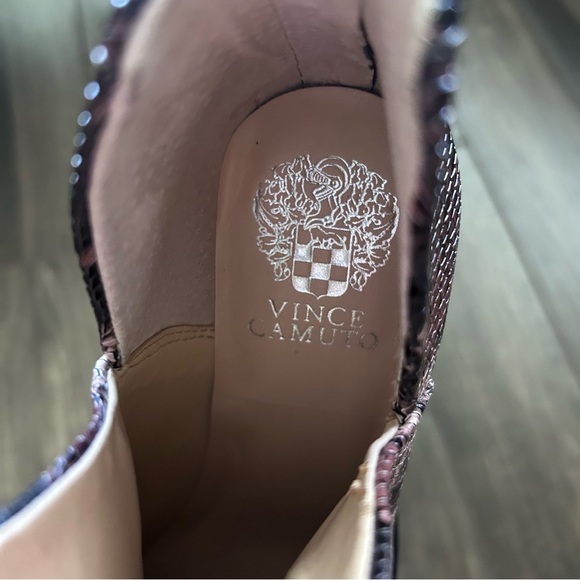 Vince Camuto Gigietta Leather Booties in Snakeskin Sz 8 - Picture 10 of 11